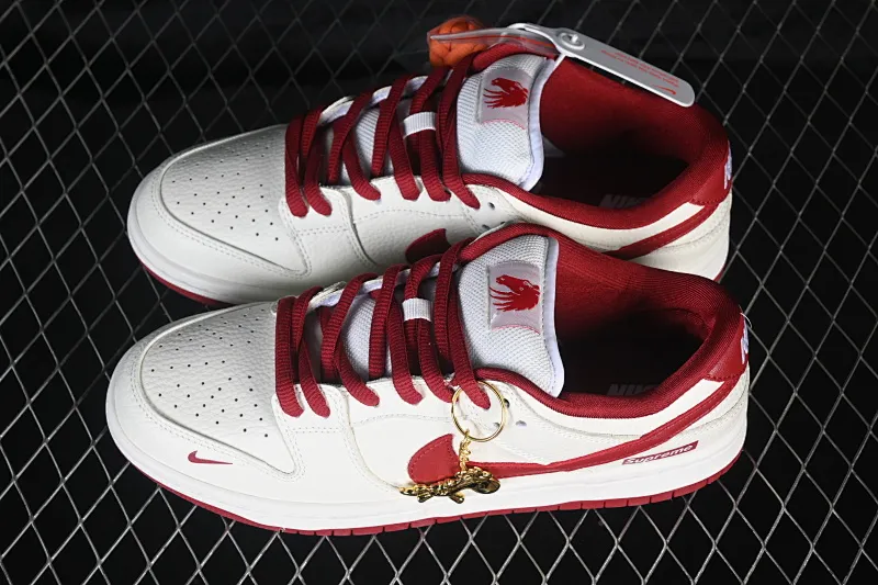 All categories Nk SB Dunk Series Nk SB Dunk Low High-end customized low-top sneakers Nike SB Dunk Low Year of the Horse limited edition Mihong will make money soon High-end customized low-top casual sneakers AJ6817-004